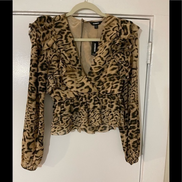 Express Leslie’s Ruffle Tiered Peplum Blouse Size X-Small - Picture 2 of 8